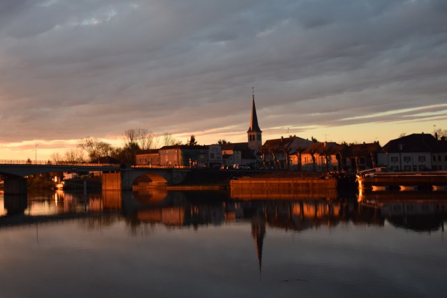 31. lovely light on the river 11th April