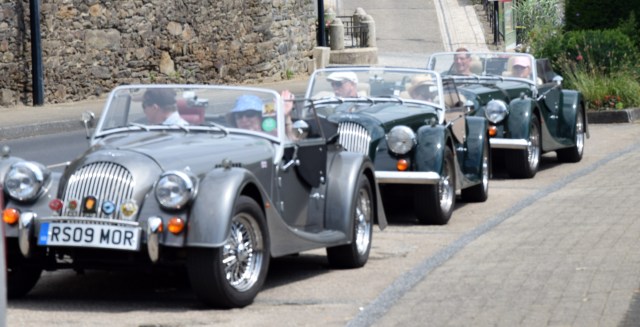 42. 3 English couples touring in Morgans