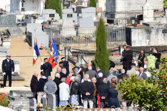 9. VE Day wreath laying