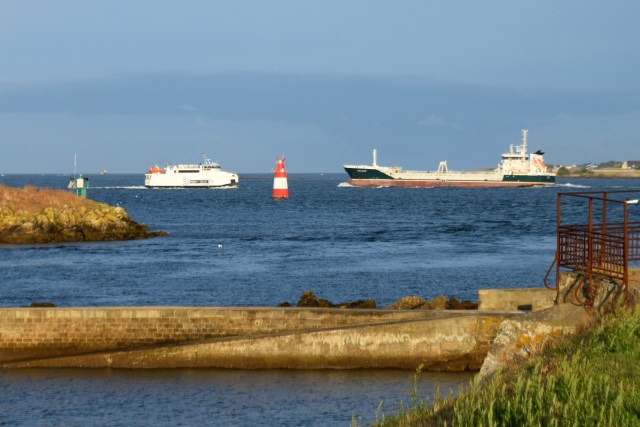 172. Ships plying the channel betweem the Port at L'Orient and the Ocean