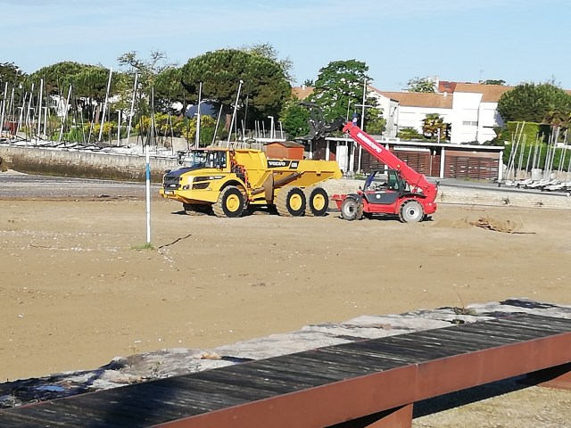 8. St Georges beach clean-up